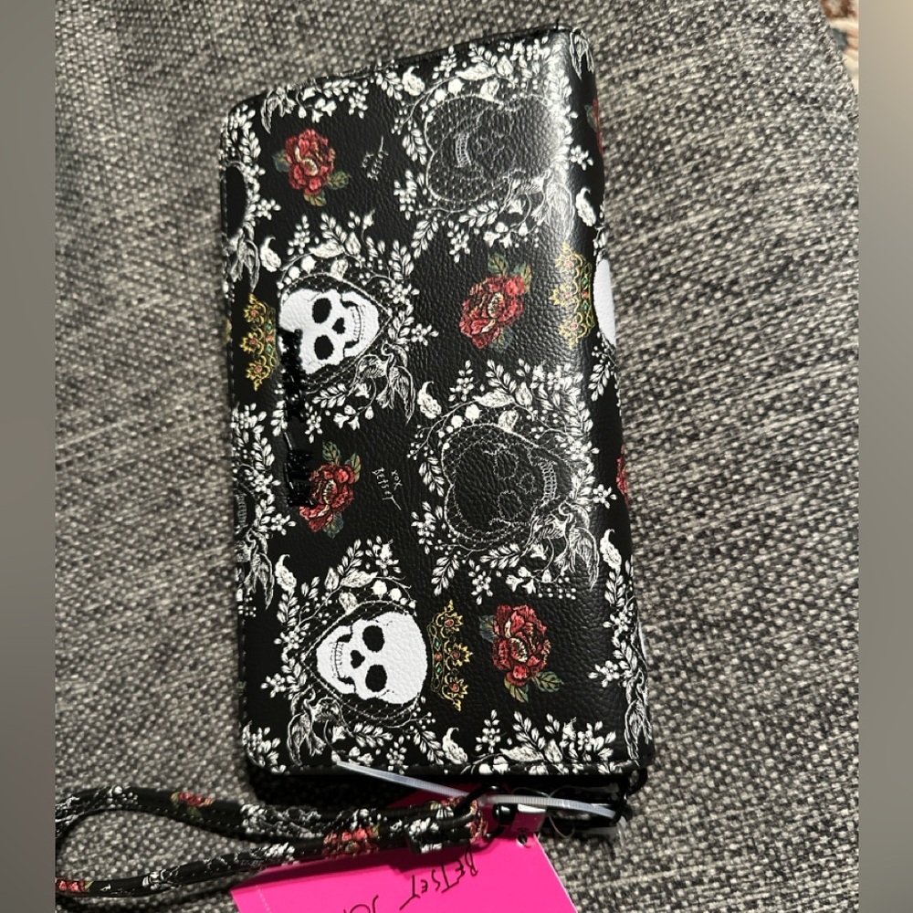 NWT Betsey Johnson Wallet Wristlet Rose Love